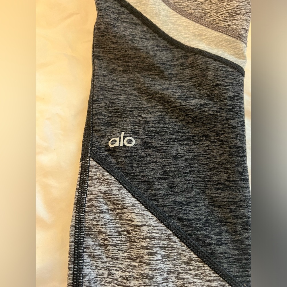 Alo Yoga Alosoft High Waist 7/8 Lounge Leggings Grey Stripe Size XS - Picture 5 of 11